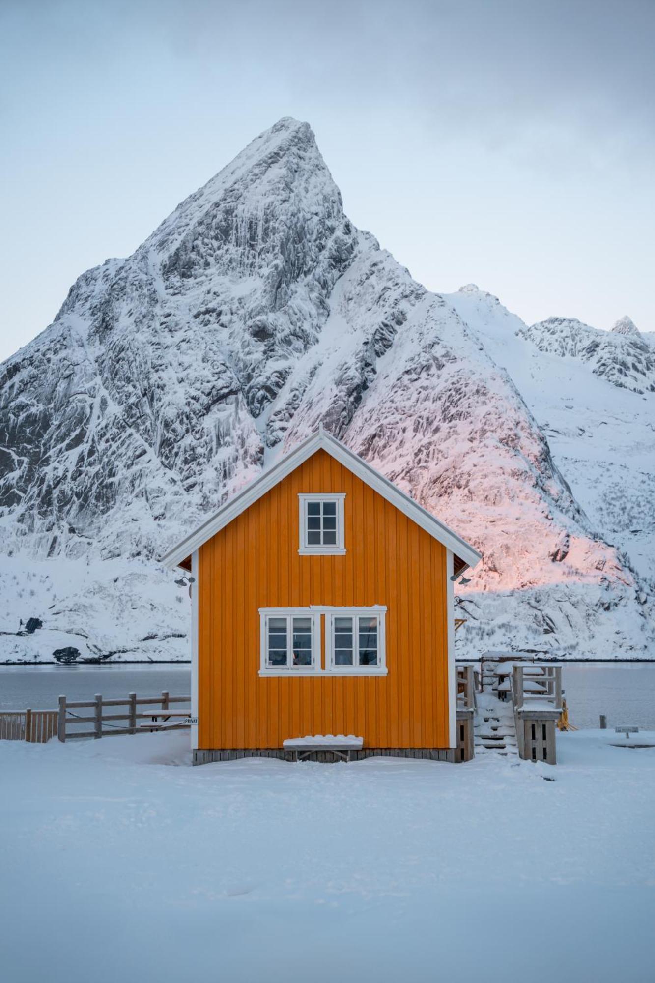 The Famous Yellow House Reine Kültér fotó